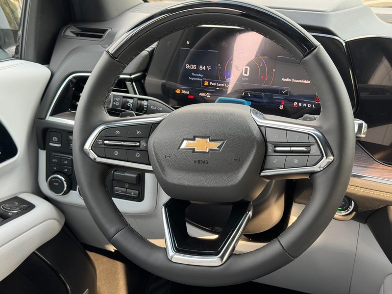 Chevrolet Tahoe Vehicle Full-screen Gallery Image 10