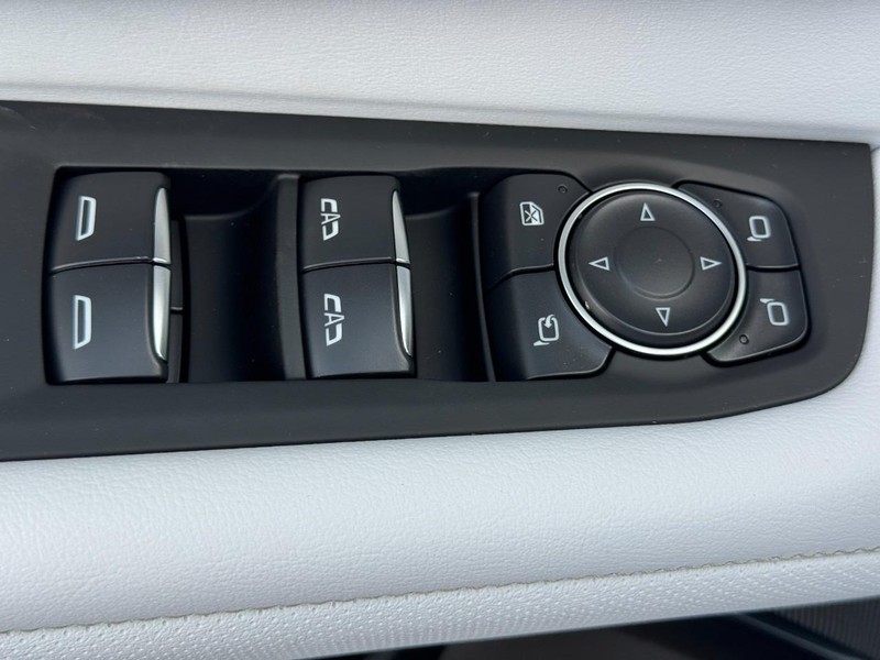 Chevrolet Tahoe Vehicle Full-screen Gallery Image 14