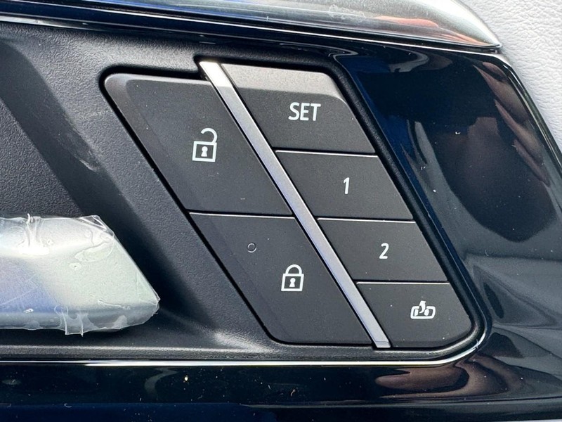 Chevrolet Tahoe Vehicle Full-screen Gallery Image 15