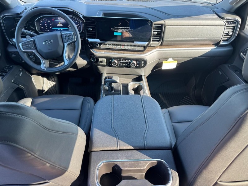 Chevrolet Silverado 1500 Vehicle Full-screen Gallery Image 7