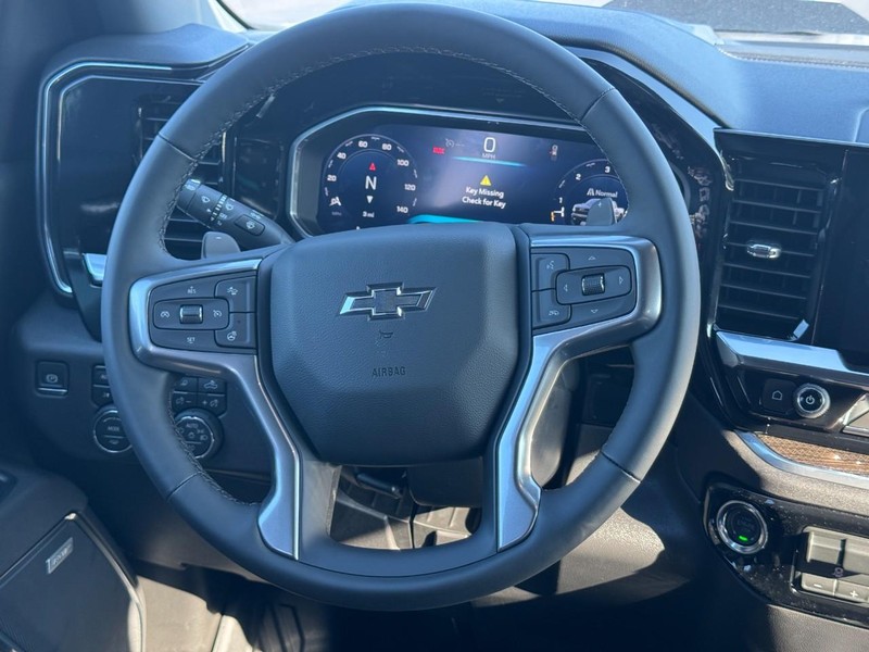 Chevrolet Silverado 1500 Vehicle Full-screen Gallery Image 8