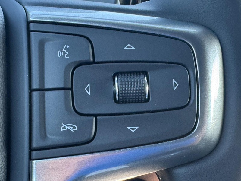 Chevrolet Silverado 1500 Vehicle Full-screen Gallery Image 14