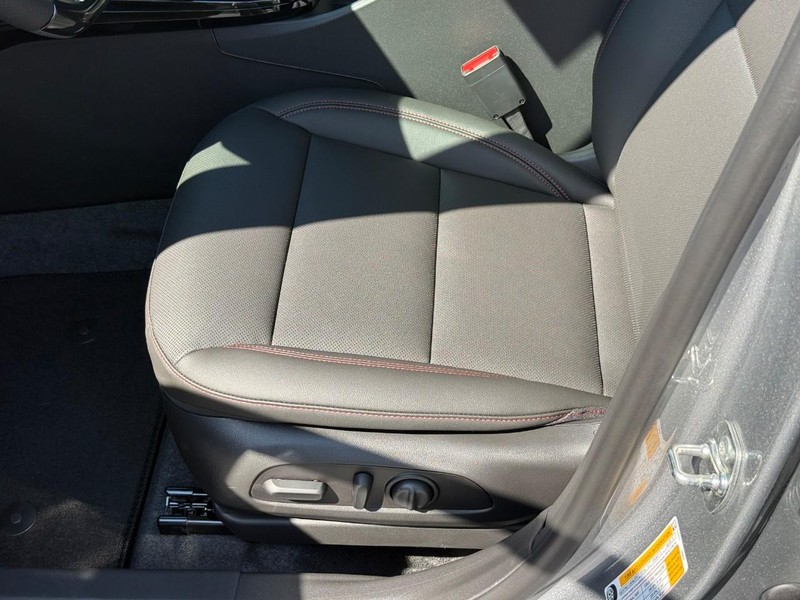 Chevrolet Trax Vehicle Full-screen Gallery Image 11