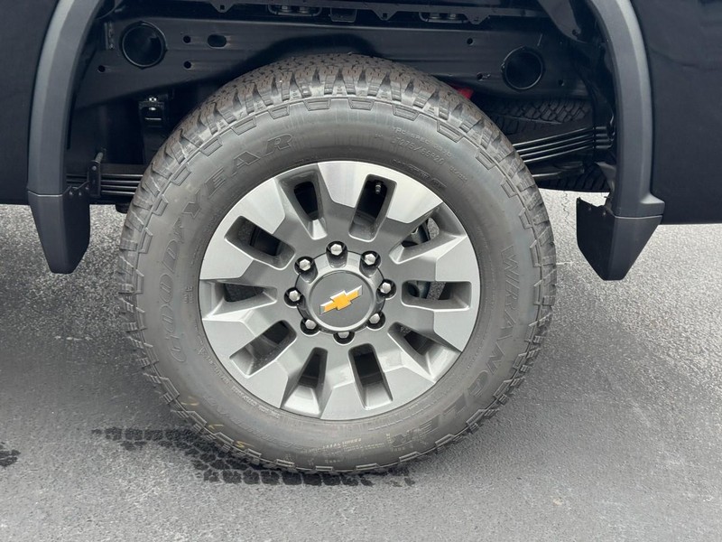 Chevrolet Silverado 2500HD Vehicle Full-screen Gallery Image 6