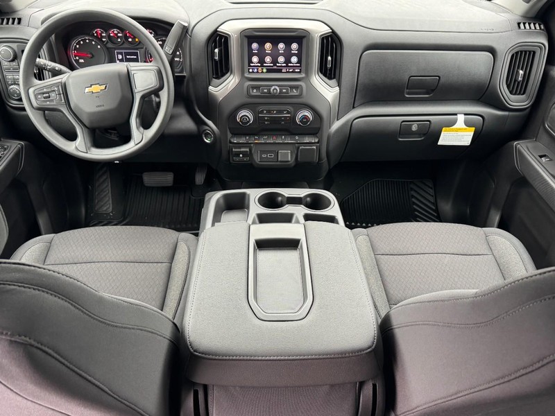 Chevrolet Silverado 2500HD Vehicle Full-screen Gallery Image 8