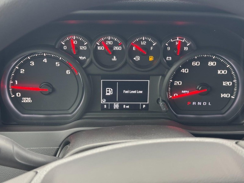 Chevrolet Silverado 2500HD Vehicle Full-screen Gallery Image 14