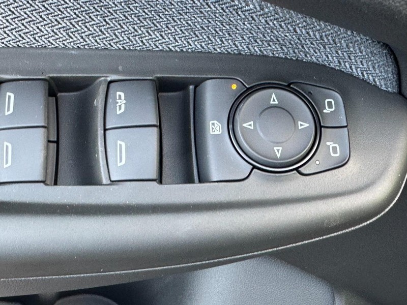 Chevrolet TrailBlazer Vehicle Full-screen Gallery Image 12