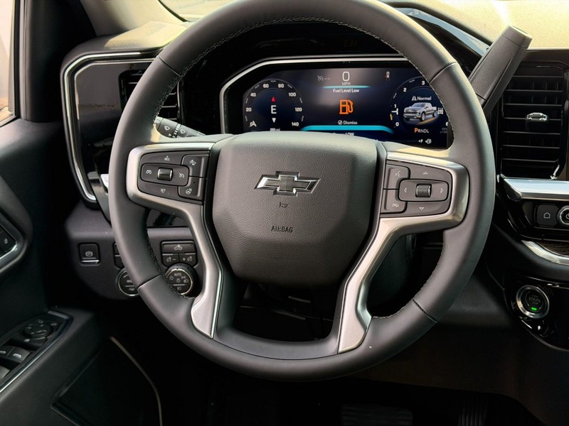 Chevrolet Silverado 1500 Vehicle Full-screen Gallery Image 6
