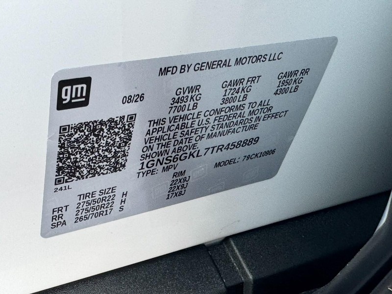 Chevrolet Suburban Vehicle Full-screen Gallery Image 21