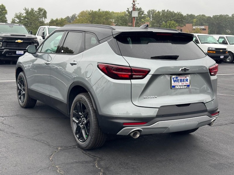 Chevrolet Blazer Vehicle Full-screen Gallery Image 3