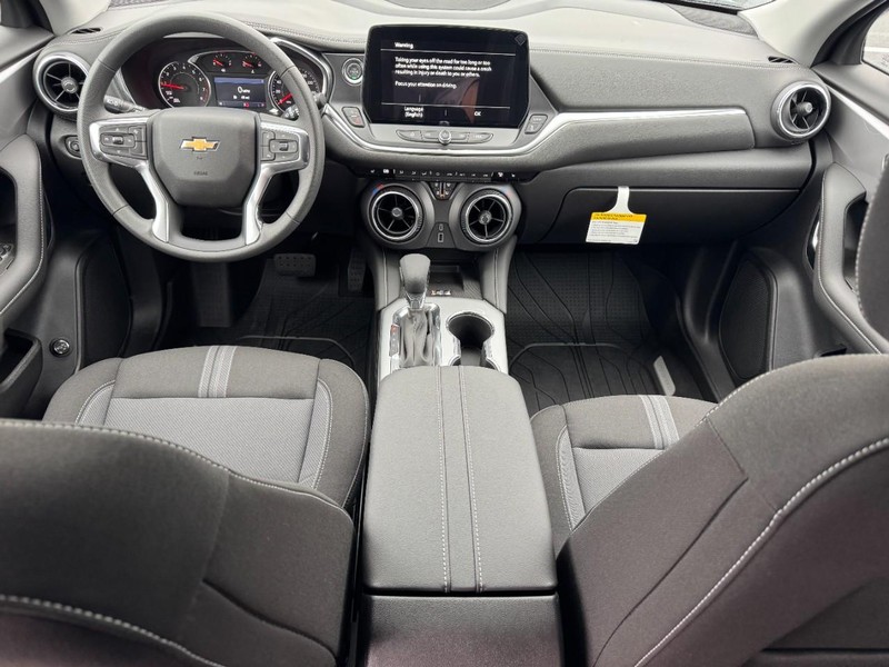 Chevrolet Blazer Vehicle Full-screen Gallery Image 5