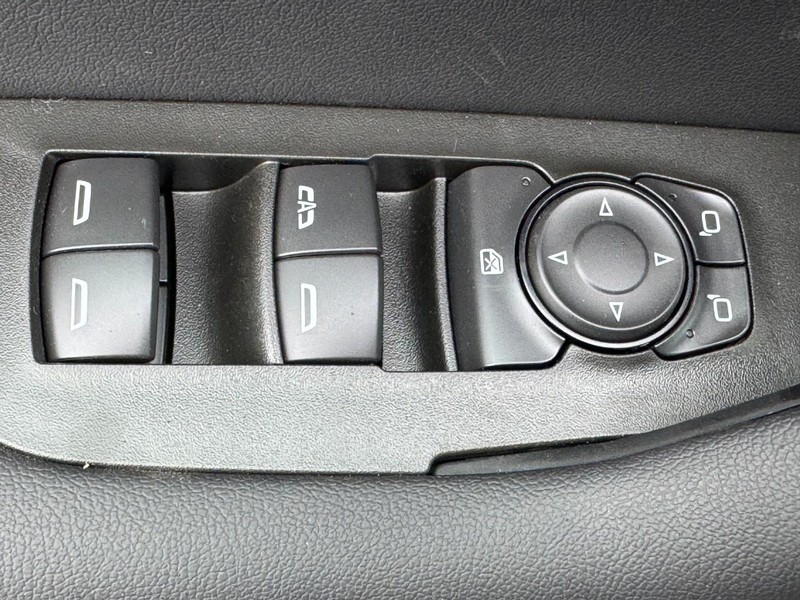 Chevrolet Blazer Vehicle Full-screen Gallery Image 10