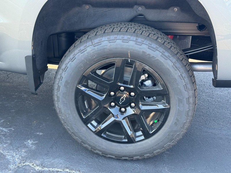 Chevrolet Silverado 1500 Vehicle Full-screen Gallery Image 5