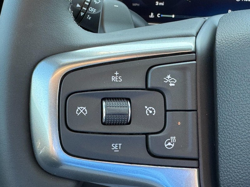Chevrolet Silverado 1500 Vehicle Full-screen Gallery Image 13