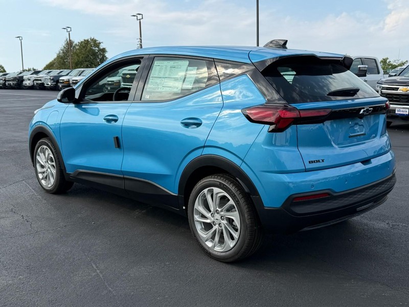 Chevrolet Bolt Vehicle Full-screen Gallery Image 3