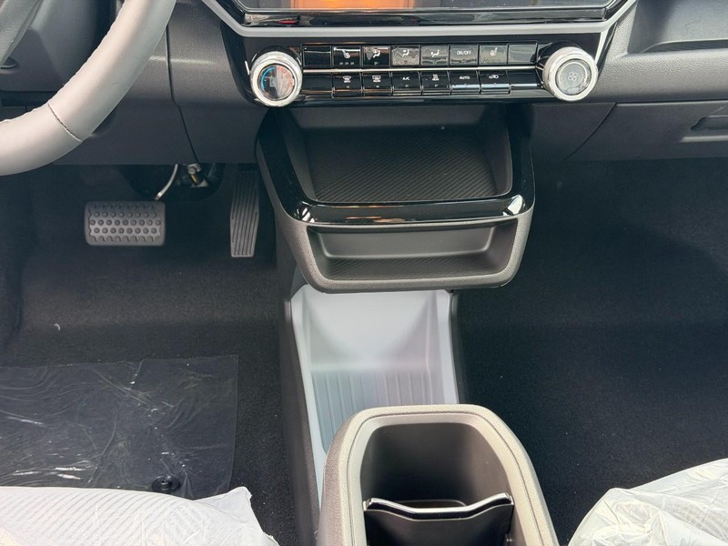 Chevrolet Bolt Vehicle Full-screen Gallery Image 8