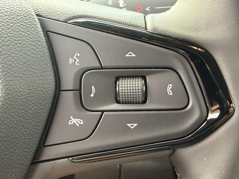 Chevrolet Bolt Vehicle Full-screen Gallery Image 12