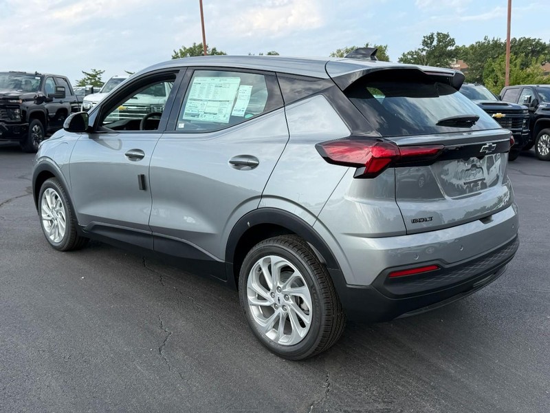 Chevrolet Bolt Vehicle Full-screen Gallery Image 3