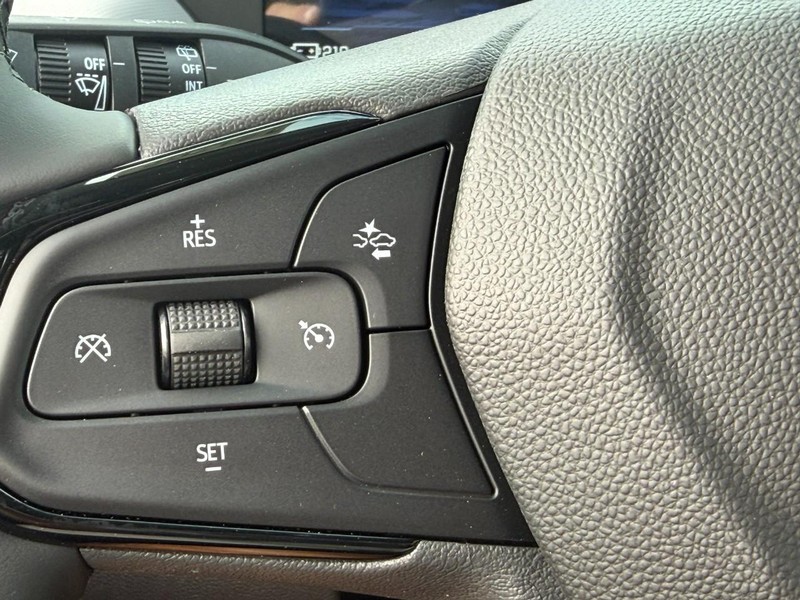 Chevrolet Bolt Vehicle Full-screen Gallery Image 11