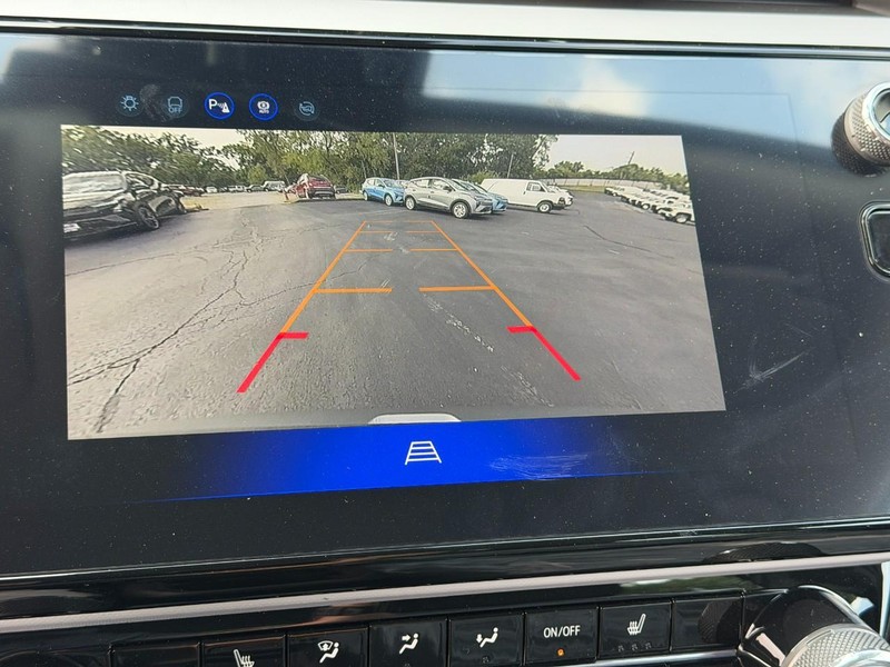 Chevrolet Bolt Vehicle Full-screen Gallery Image 13