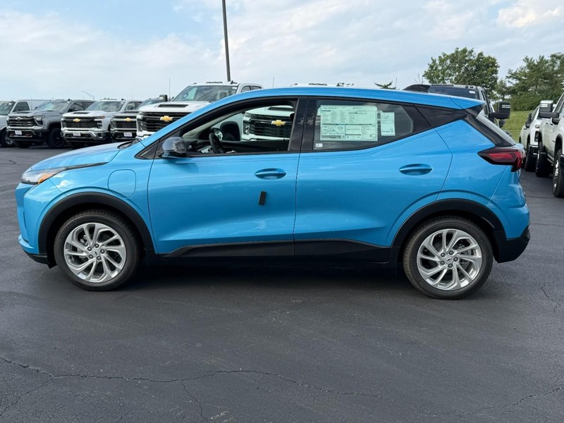 Chevrolet Bolt Vehicle Full-screen Gallery Image 2