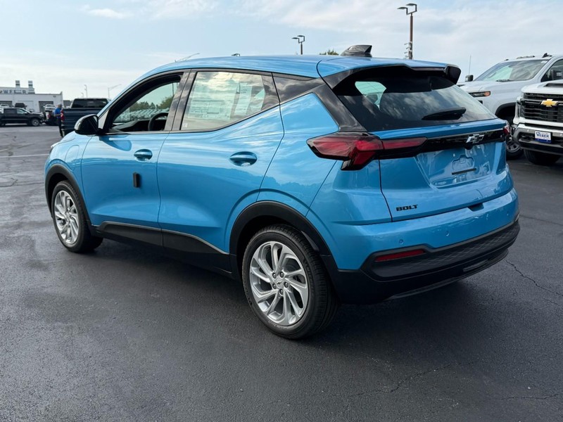 Chevrolet Bolt Vehicle Full-screen Gallery Image 3