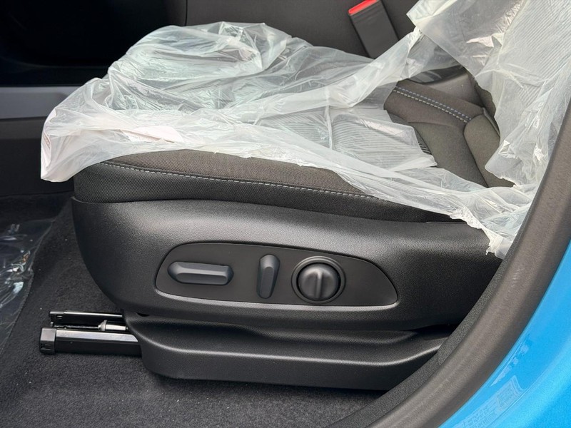 Chevrolet Bolt Vehicle Full-screen Gallery Image 10