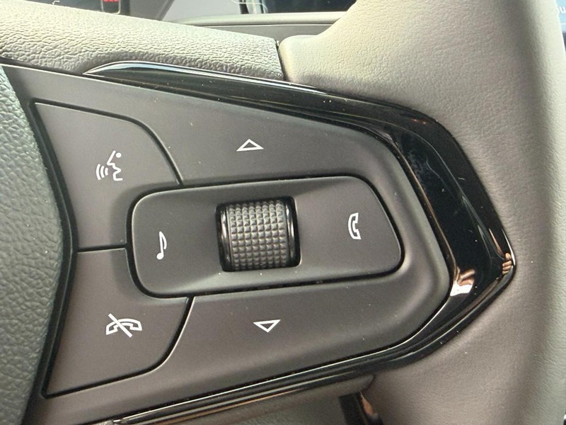 Chevrolet Bolt Vehicle Full-screen Gallery Image 12
