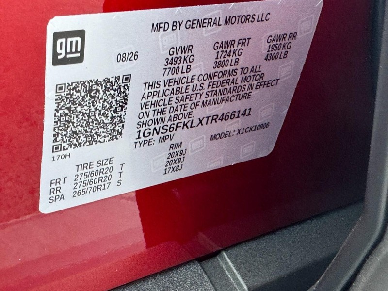 Chevrolet Suburban Vehicle Full-screen Gallery Image 21