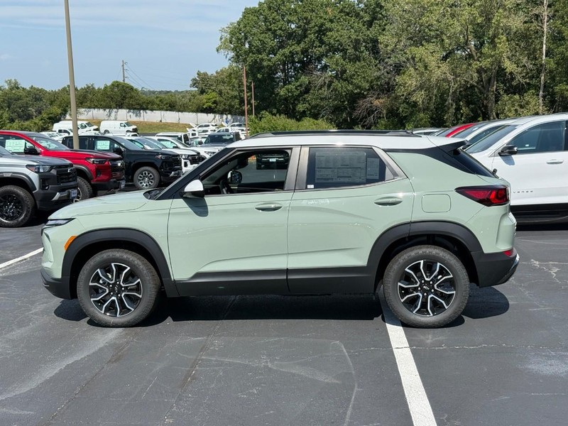 Chevrolet TrailBlazer Vehicle Full-screen Gallery Image 2