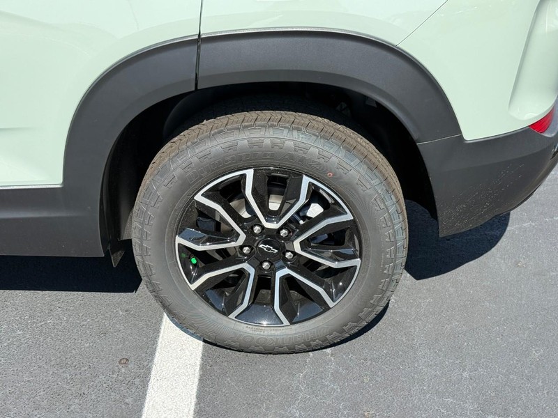 Chevrolet TrailBlazer Vehicle Full-screen Gallery Image 4