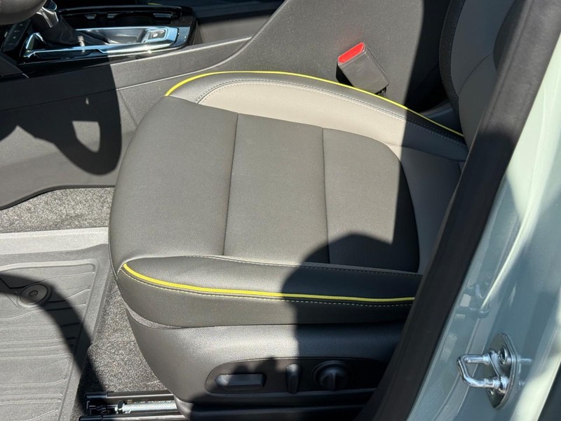 Chevrolet TrailBlazer Vehicle Full-screen Gallery Image 12