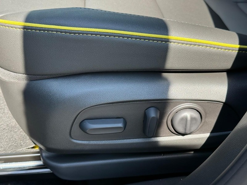 Chevrolet TrailBlazer Vehicle Full-screen Gallery Image 13