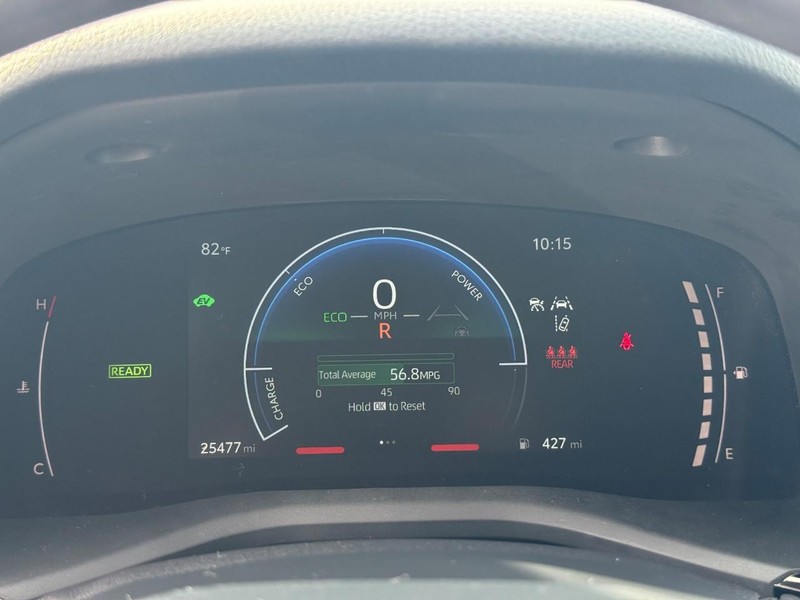 Toyota Camry Vehicle Full-screen Gallery Image 23