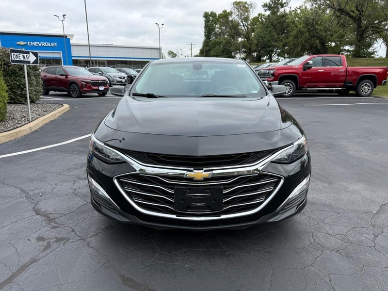 Chevrolet Malibu Vehicle Full-screen Gallery Image 9