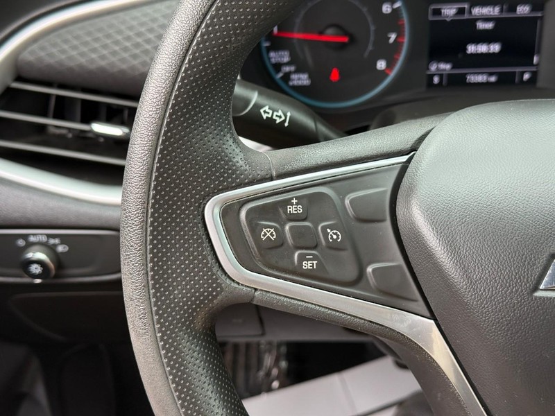 Chevrolet Malibu Vehicle Full-screen Gallery Image 19