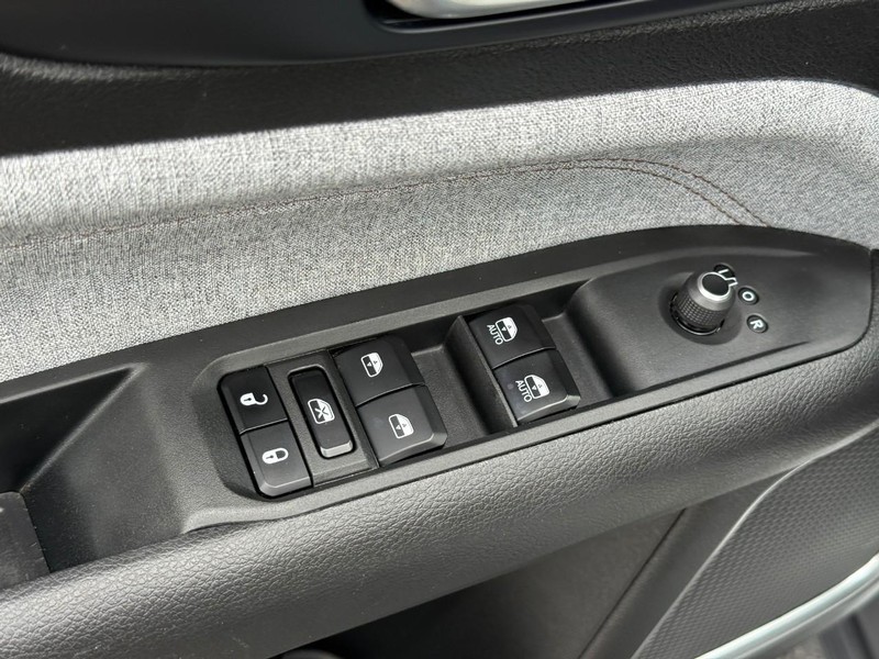 Jeep Compass Vehicle Full-screen Gallery Image 17