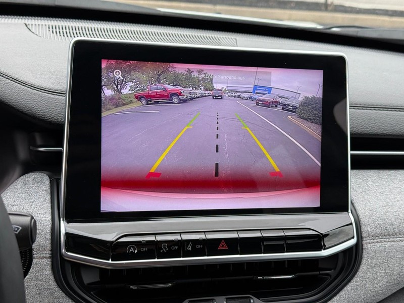Jeep Compass Vehicle Full-screen Gallery Image 23