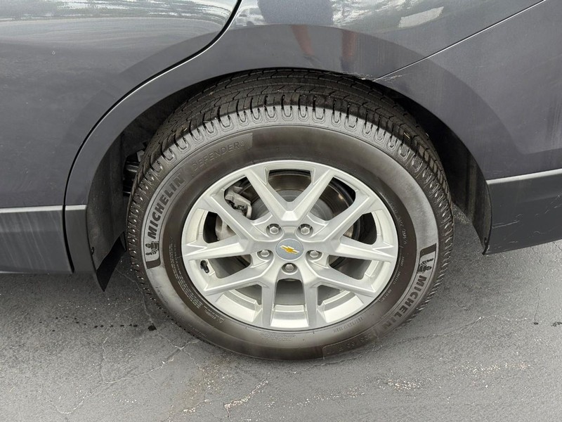 Chevrolet Equinox Vehicle Full-screen Gallery Image 4