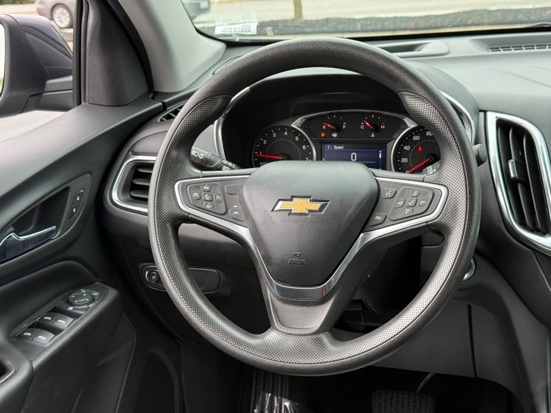 Chevrolet Equinox Vehicle Full-screen Gallery Image 13