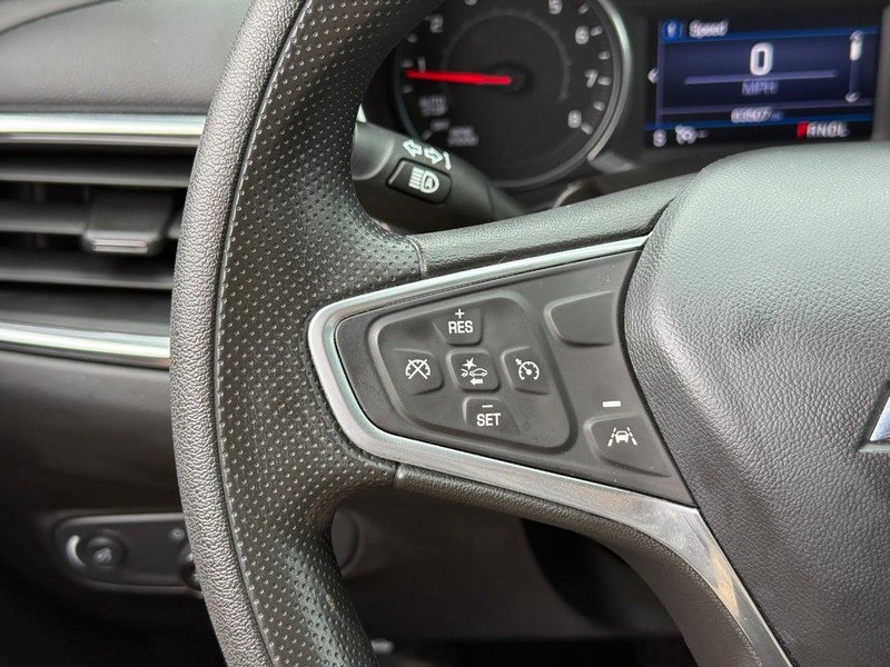 Chevrolet Equinox Vehicle Full-screen Gallery Image 19