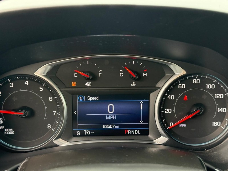 Chevrolet Equinox Vehicle Full-screen Gallery Image 21