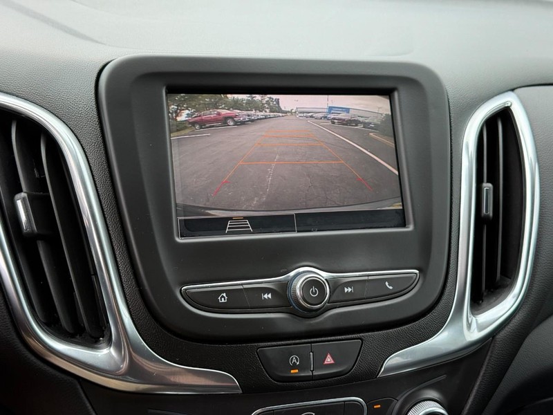 Chevrolet Equinox Vehicle Full-screen Gallery Image 23