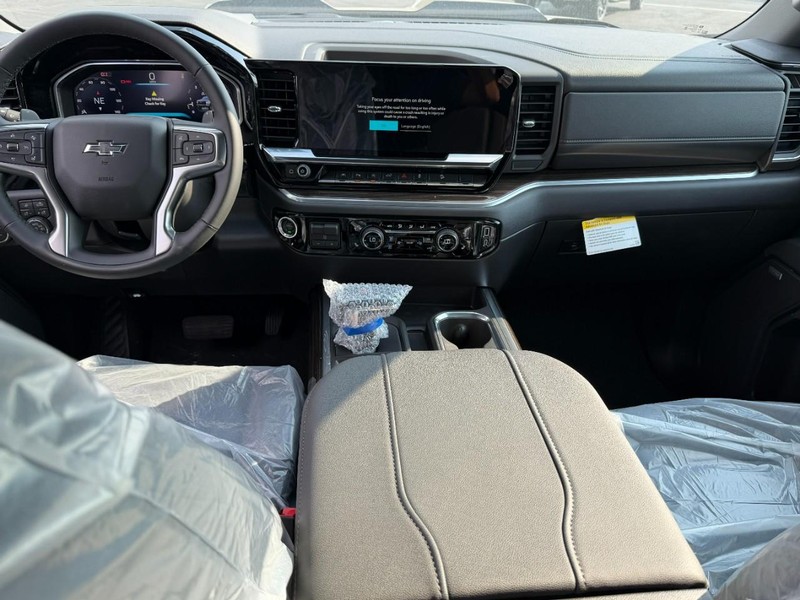 Chevrolet Silverado 1500 Vehicle Full-screen Gallery Image 5