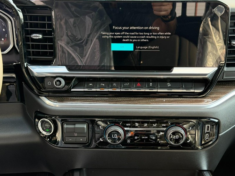 Chevrolet Silverado 1500 Vehicle Full-screen Gallery Image 7