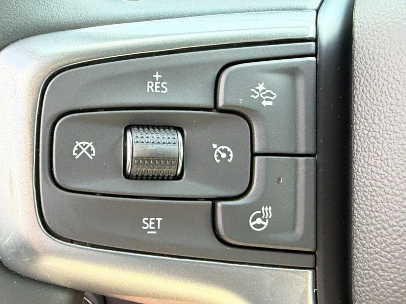 Chevrolet Silverado 1500 Vehicle Full-screen Gallery Image 11
