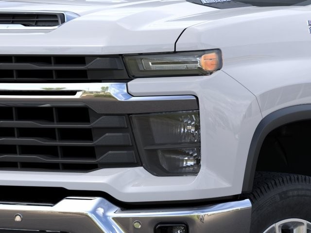 Chevrolet Silverado 2500HD Vehicle Full-screen Gallery Image 11
