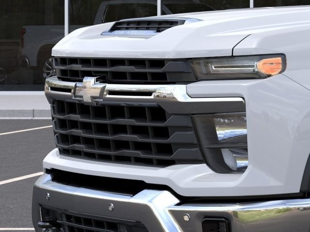 Chevrolet Silverado 2500HD Vehicle Full-screen Gallery Image 15