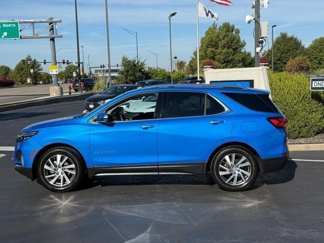Chevrolet Equinox Vehicle Full-screen Gallery Image 2