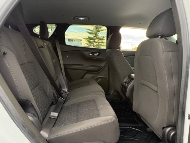 Chevrolet Blazer Vehicle Full-screen Gallery Image 10